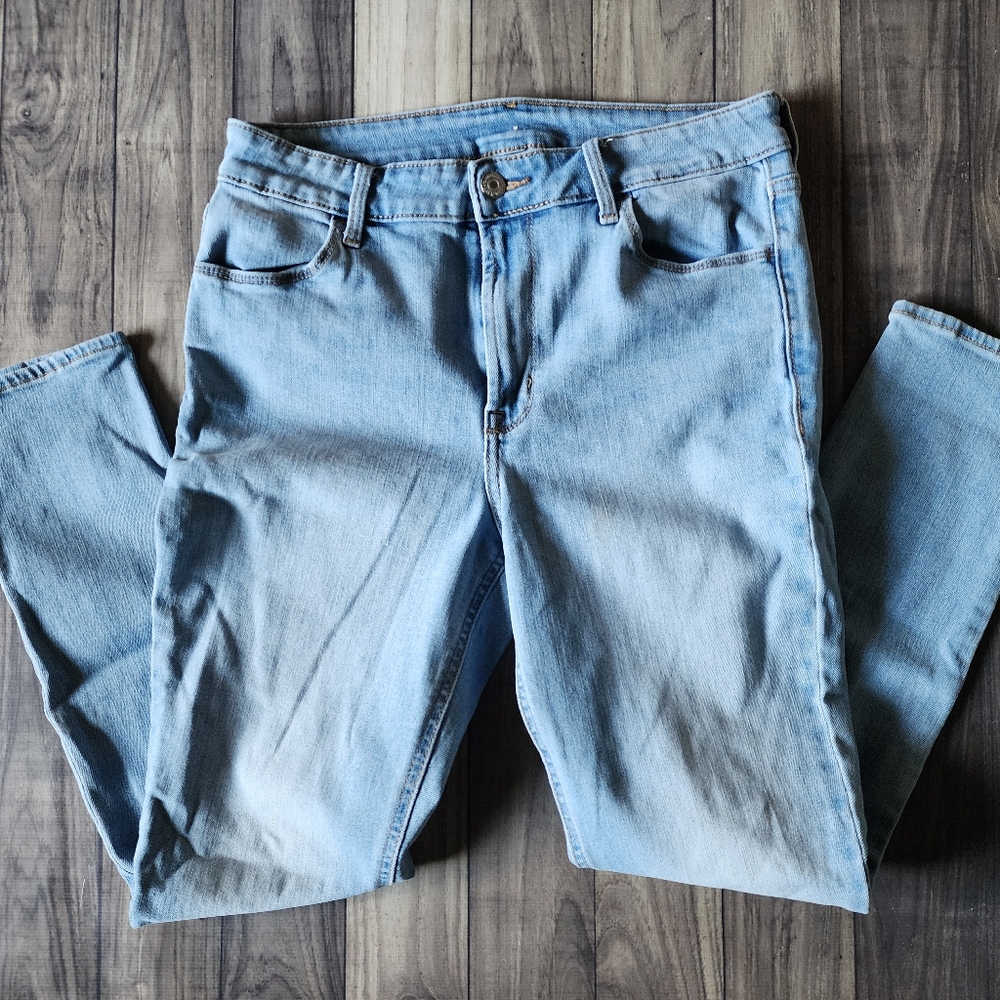 Old Navy size 8 light jeans